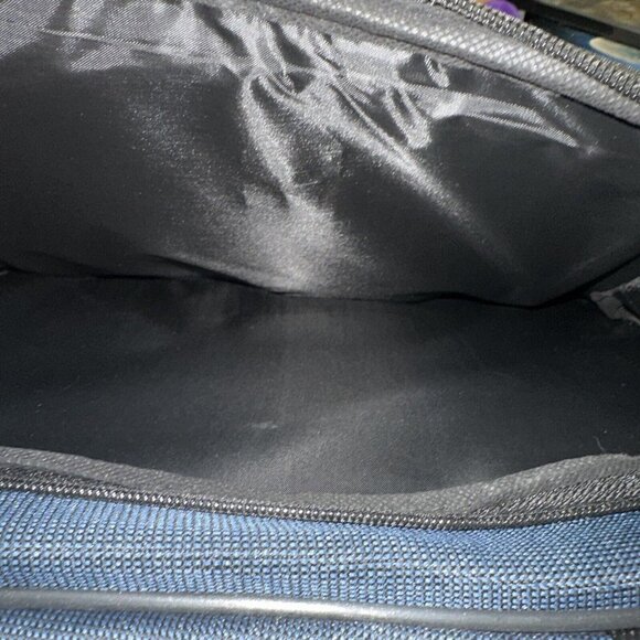 TAG Blue Carry-On Travel Tote Shoulder Bag Duffel Laptop Bag w/ Toiletry bag - Picture 7 of 10